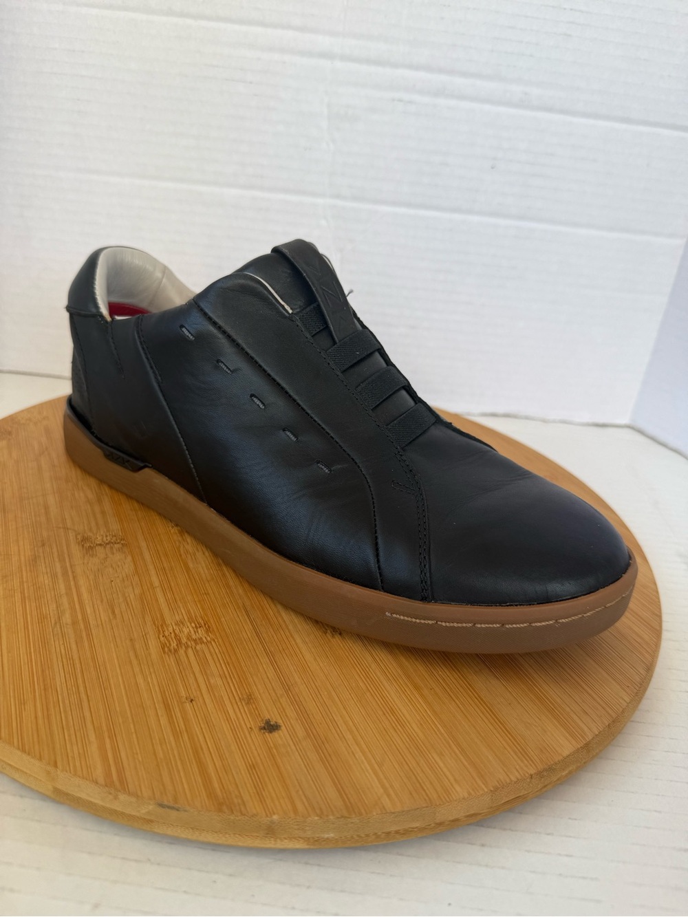 Kizik Lima Black Leather Hands Free Mens Sz 8.5 Sneakers Gum Sole Low Top Shoe
